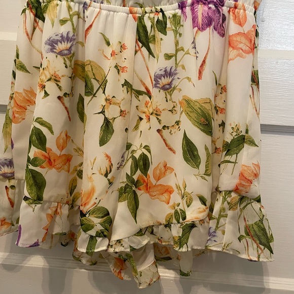 Show Me Your Mumu Romantic Riri Romper in Flower Press Large - Picture 6 of 7
